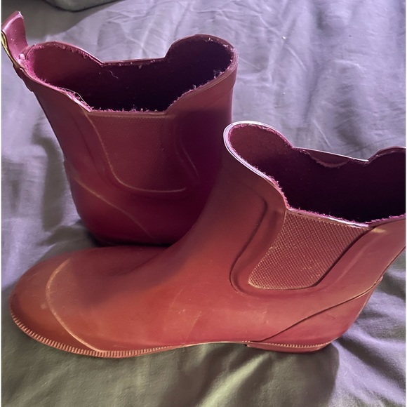 Maroon rainboots - Picture 2 of 2